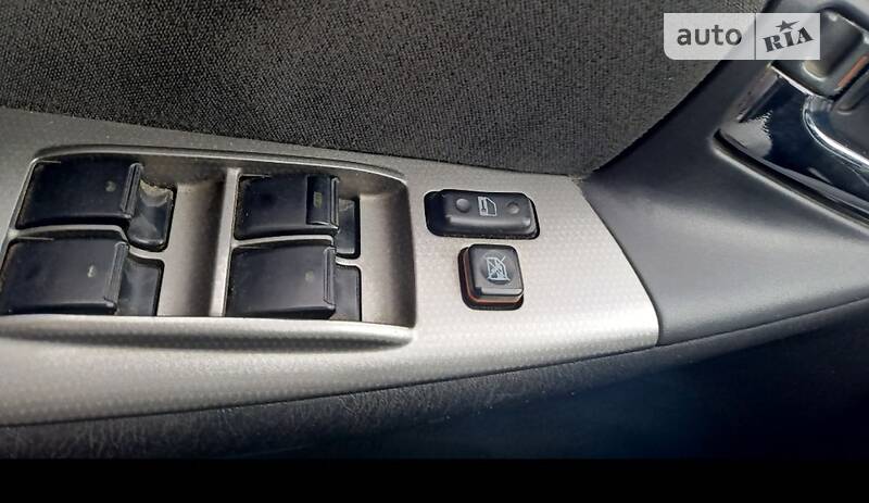 Хэтчбек Toyota Corolla 2004 в Одессе фото 20 Хэтчбек Toyota Corolla 2004 в Одессе