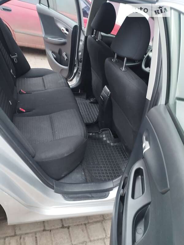 Седан Toyota Corolla 2010 в Любашевке