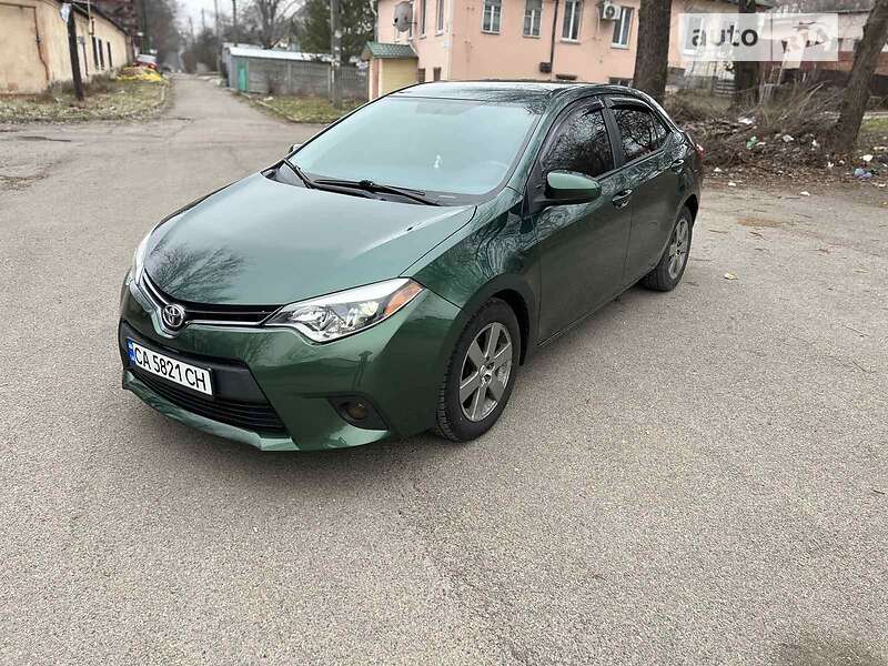 Седан Toyota Corolla 2015 в Днепре