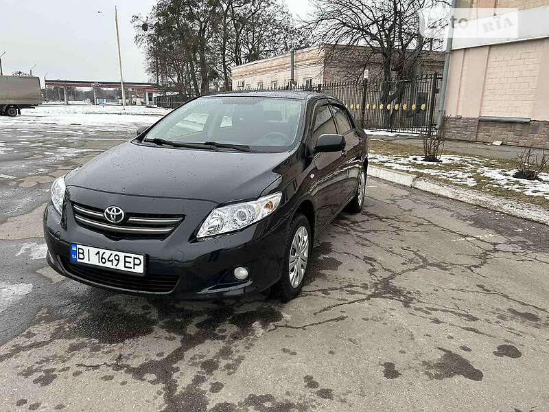 Седан Toyota Corolla 2008 в Полтаве