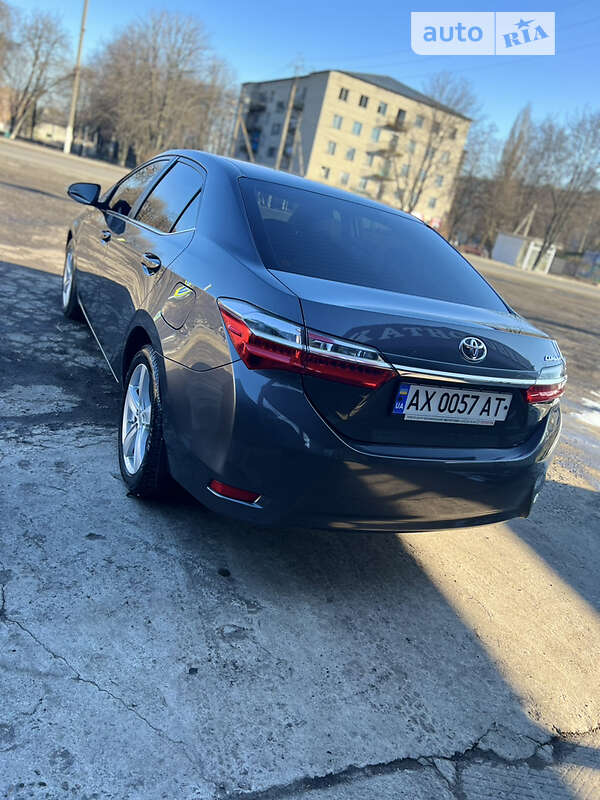 Седан Toyota Corolla 2018 в Лозовій