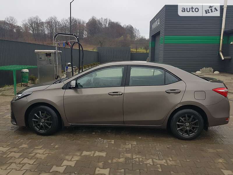 Седан Toyota Corolla 2018 в Коломиї