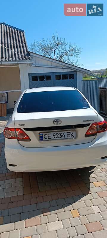 Седан Toyota Corolla 2011 в Вижнице