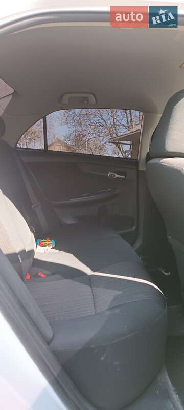 Седан Toyota Corolla 2011 в Вижнице