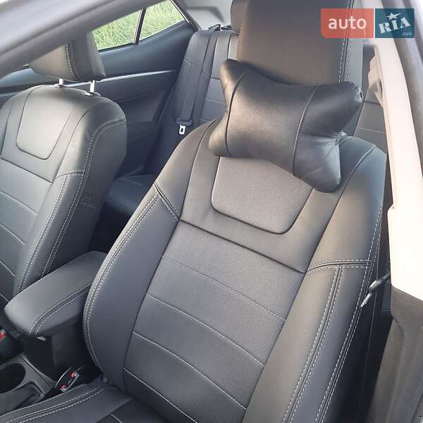 Седан Toyota Corolla 2015 в Одессе