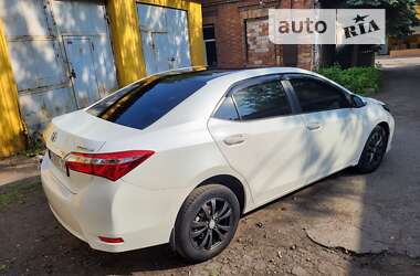 Седан Toyota Corolla 2013 в Кривому Розі
