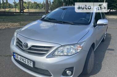 Седан Toyota Corolla 2011 в Южноукраїнську