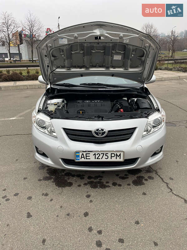 Седан Toyota Corolla 2007 в Кривом Роге