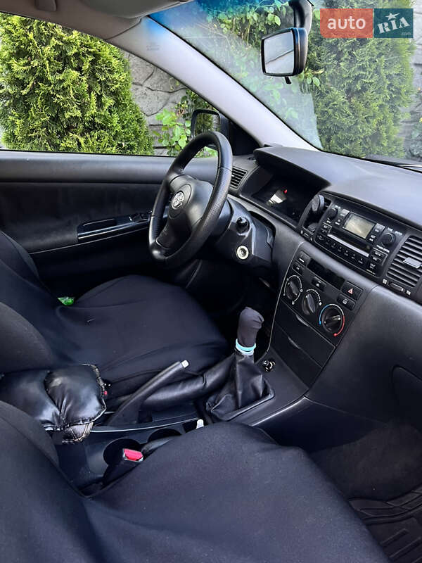 Седан Toyota Corolla 2005 в Житомире