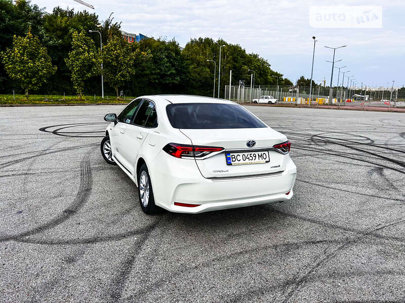 Седан Toyota Corolla 2019 в Львове