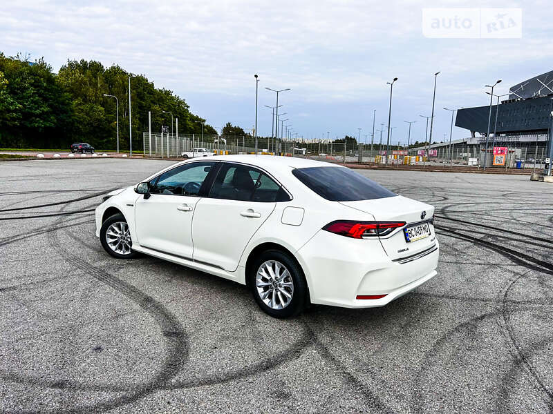 Седан Toyota Corolla 2019 в Львове