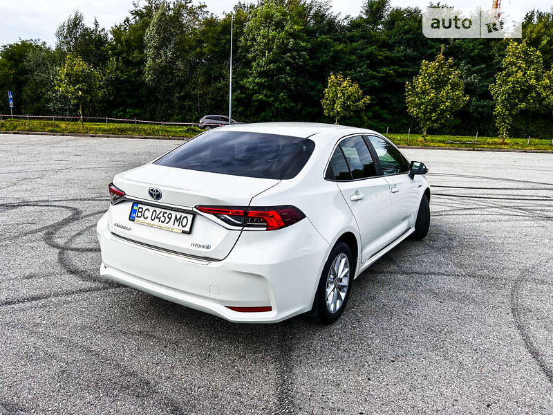 Седан Toyota Corolla 2019 в Львове