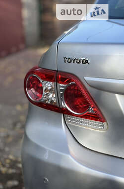 Седан Toyota Corolla 2012 в Раздельной