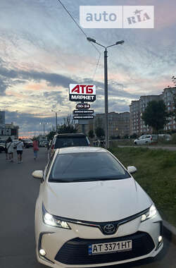 Седан Toyota Corolla 2022 в Києві