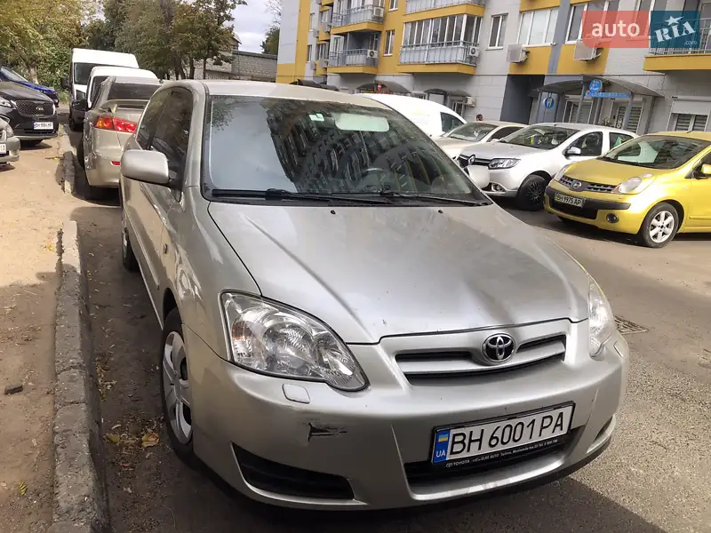 Хэтчбек Toyota Corolla 2006 в 