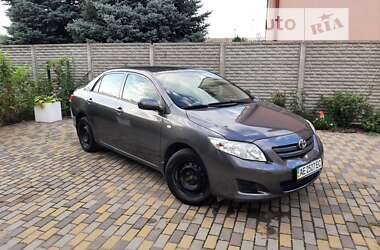 Седан Toyota Corolla 2009 в Днепре