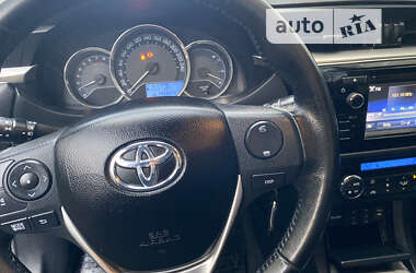 Седан Toyota Corolla 2013 в Збаражі