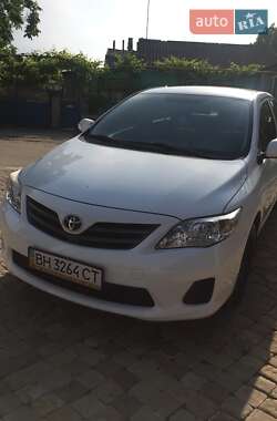 Седан Toyota Corolla 2010 в 