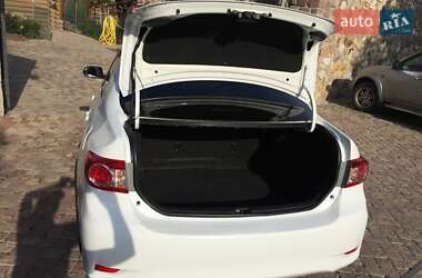 Седан Toyota Corolla 2010 в 