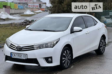 Седан Toyota Corolla 2014 в 