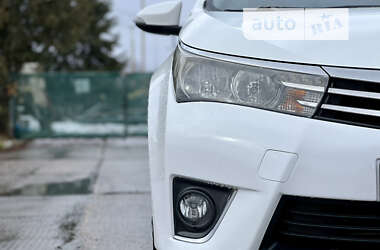 Седан Toyota Corolla 2014 в 