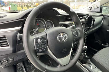 Седан Toyota Corolla 2014 в 