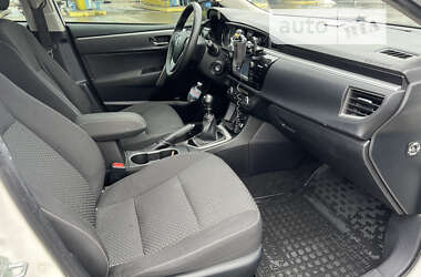 Седан Toyota Corolla 2014 в 