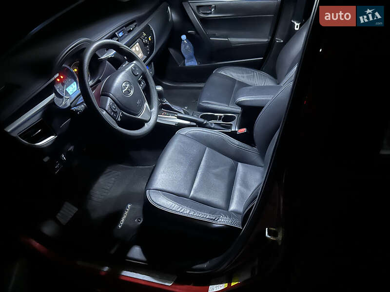 Седан Toyota Corolla 2014 в Києві