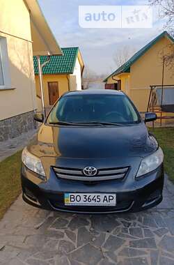 Седан Toyota Corolla 2009 в Гусятині