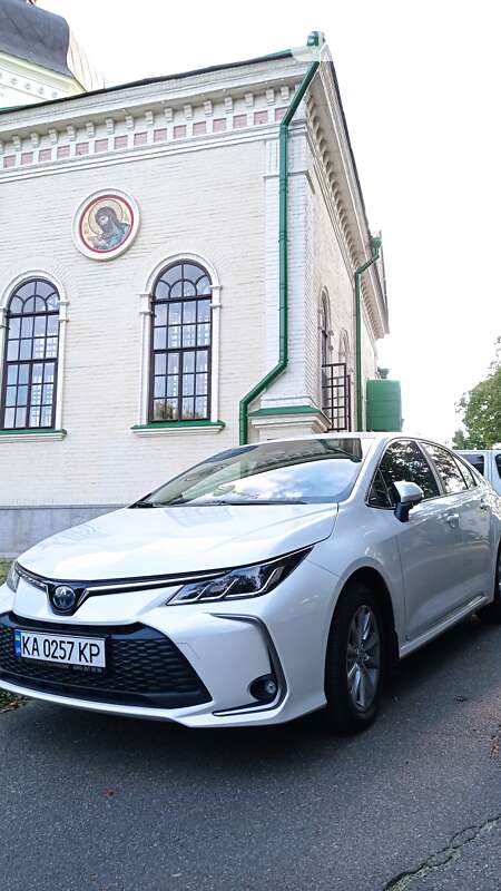 Седан Toyota Corolla 2023 в Києві