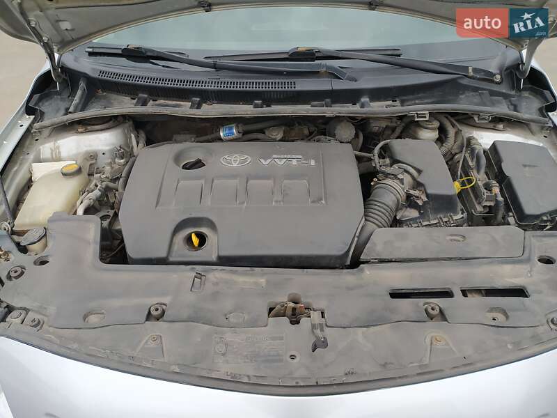 Седан Toyota Corolla 2008 в Харкові