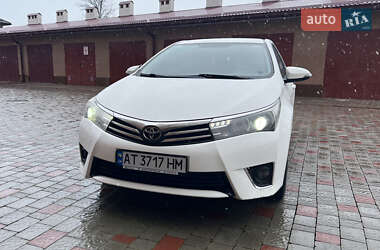 Седан Toyota Corolla 2014 в Івано-Франківську