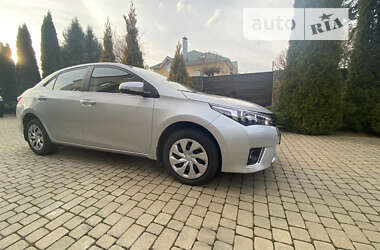 Седан Toyota Corolla 2013 в Виннице