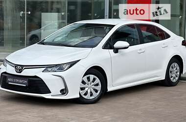 Седан Toyota Corolla 2019 в Киеве