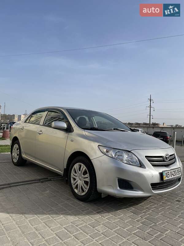 Седан Toyota Corolla 2008 в Виннице