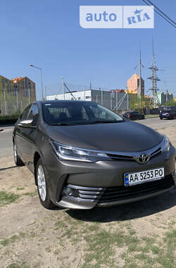 Седан Toyota Corolla 2017 в Києві