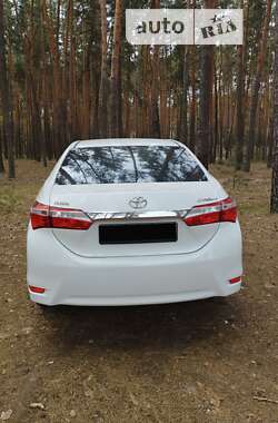 Седан Toyota Corolla 2013 в Гадяче