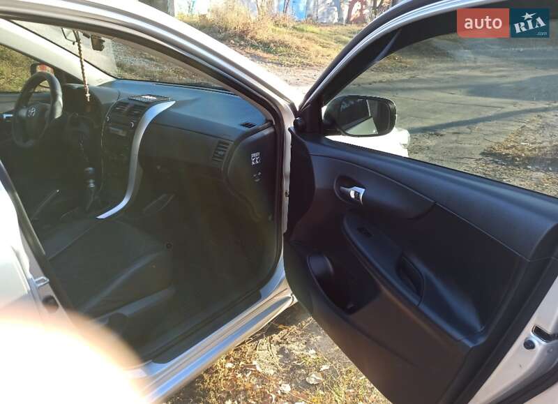 Седан Toyota Corolla 2010 в Краматорську