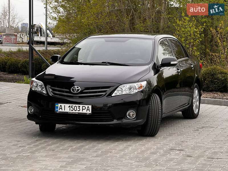 Седан Toyota Corolla 2011 в Києві