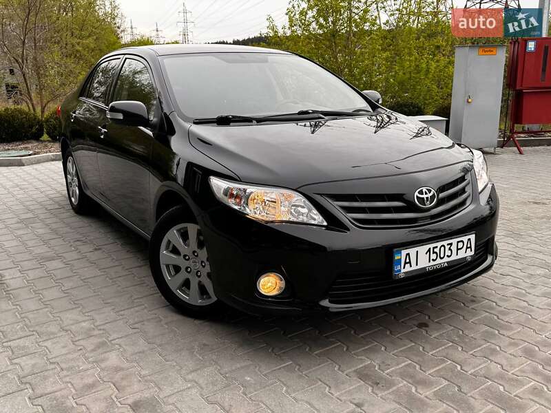 Седан Toyota Corolla 2011 в Києві