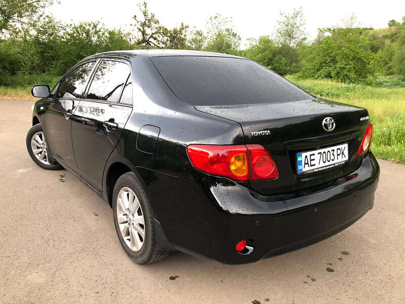 Седан Toyota Corolla 2008 в Кривом Роге