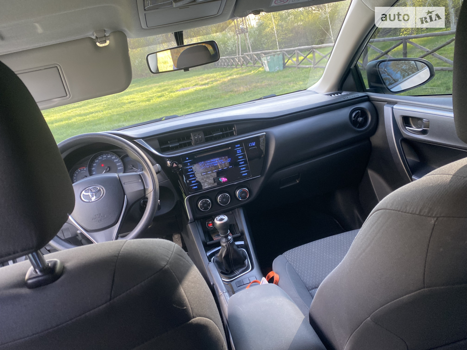 2017 Toyota Corolla - мініатюра 5