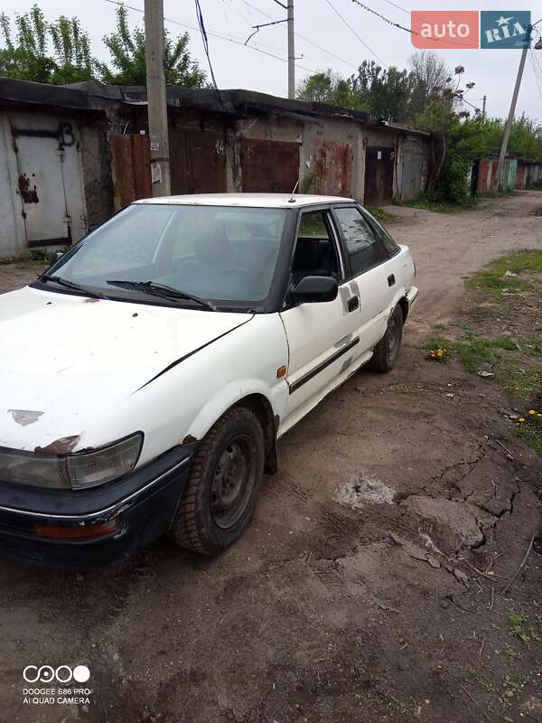 Хэтчбек Toyota Corolla 1987 в Каменском