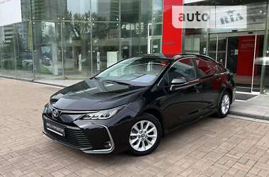 Седан Toyota Corolla 2022 в Києві