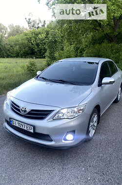 Седан Toyota Corolla 2011 в Полтаве