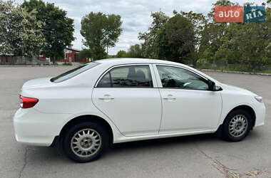 Седан Toyota Corolla 2012 в Хороле