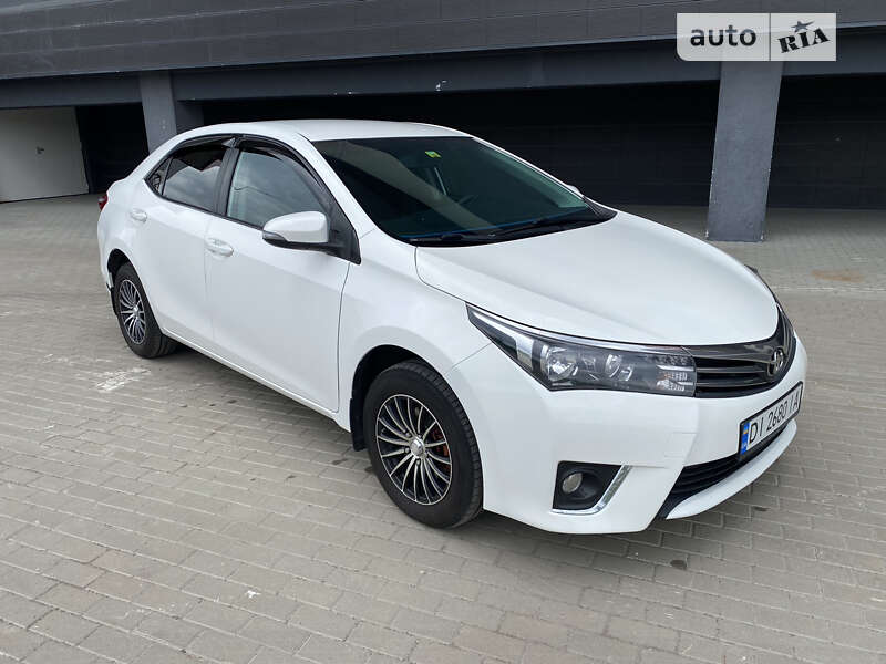 Седан Toyota Corolla 2013 в Києві