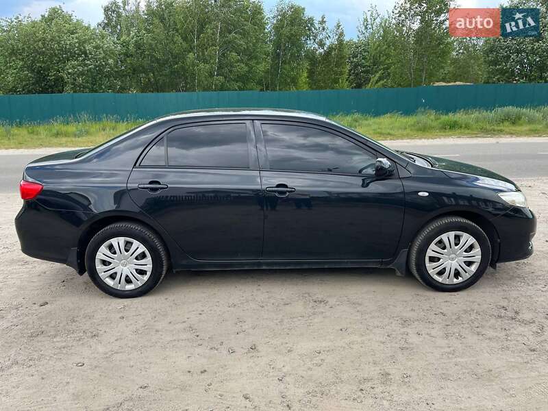 Седан Toyota Corolla 2008 в Киеве