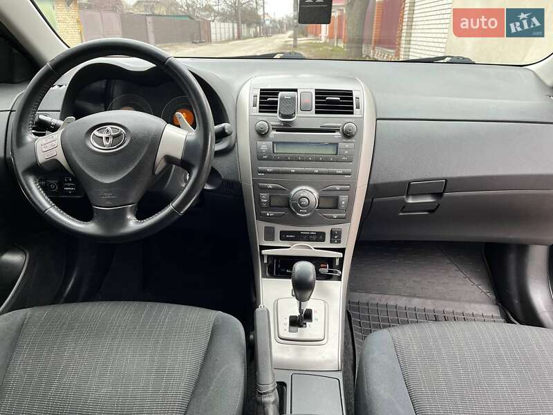 Седан Toyota Corolla 2008 в Киеве