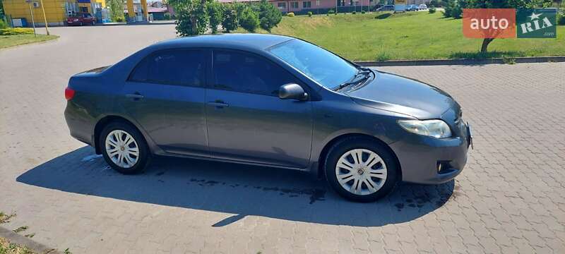 Седан Toyota Corolla 2008 в Бродах